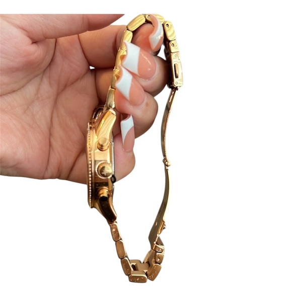 Michael Kors rose gold watch - Picture 4 of 10